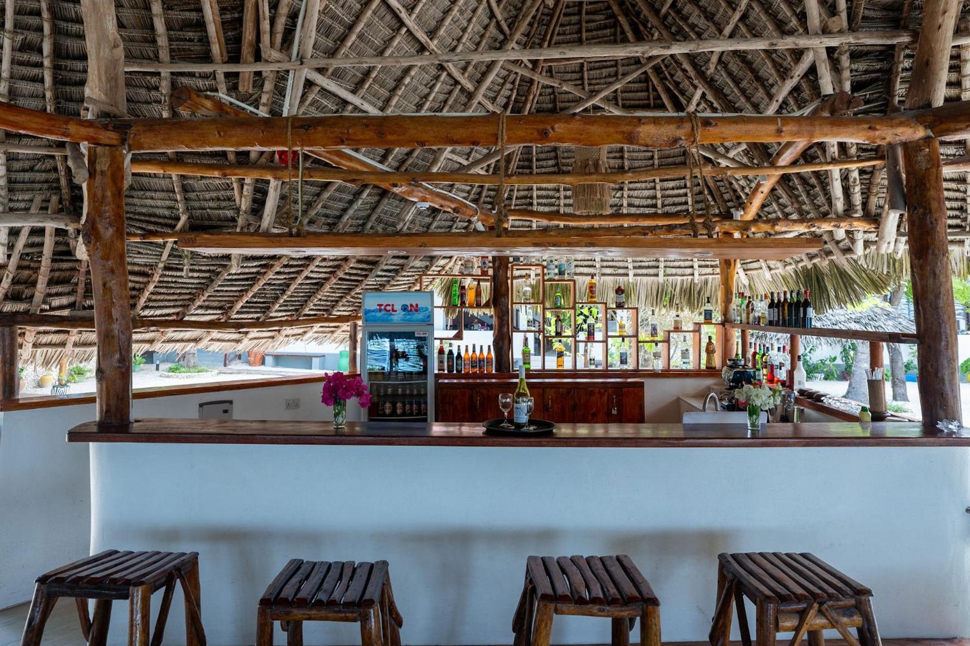 Manolo Beach Resort ウロア エクステリア 写真