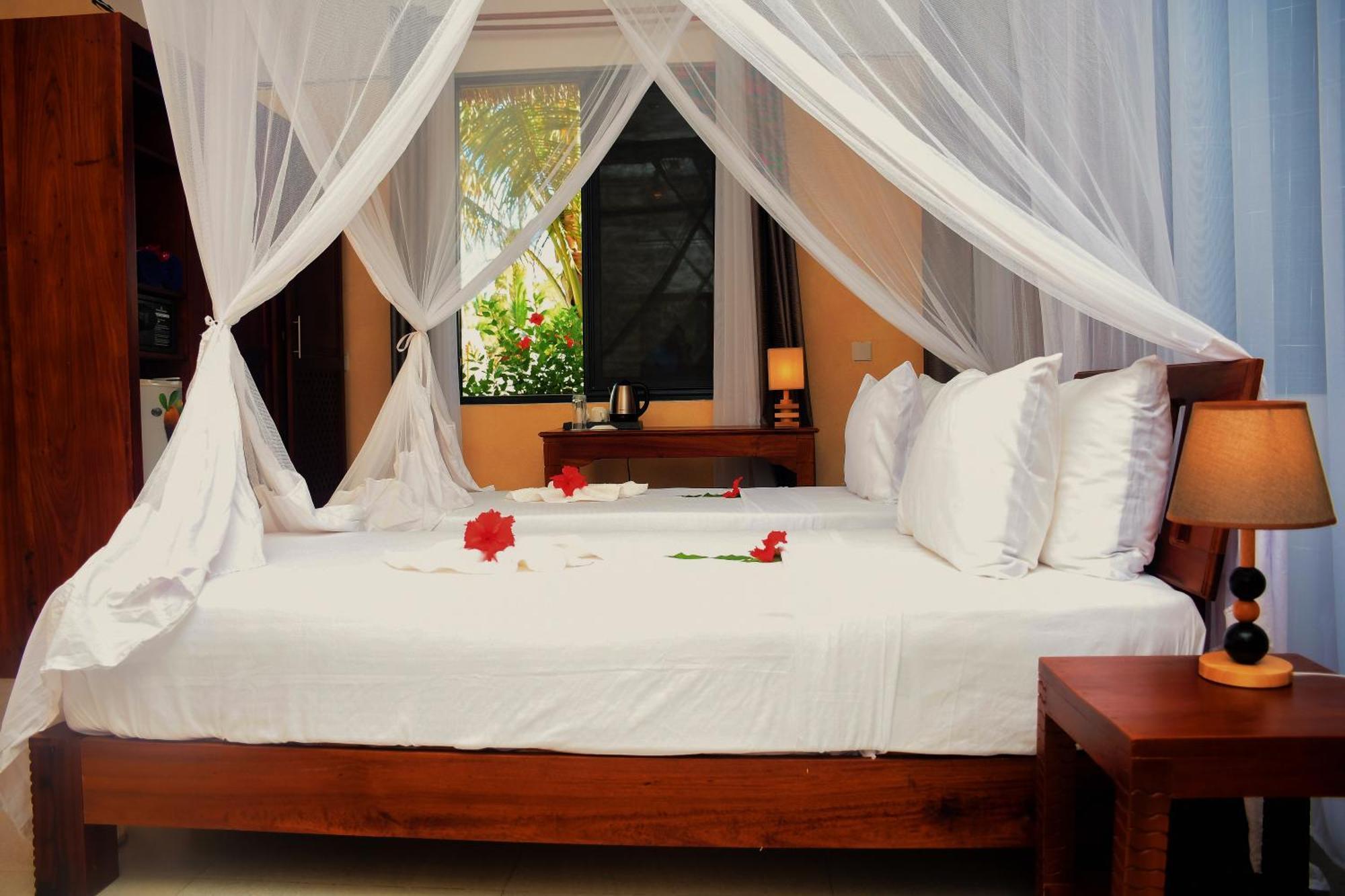 Manolo Beach Resort ウロア エクステリア 写真